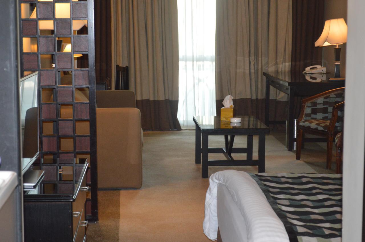 Century Park Hotel Amman Room photo